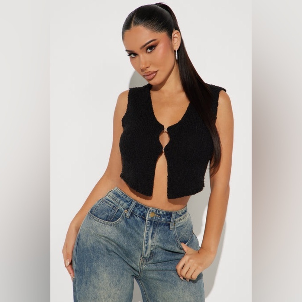 NWT Fashion Nova Atheina Sleeveless Sweater Vest Top Black size large